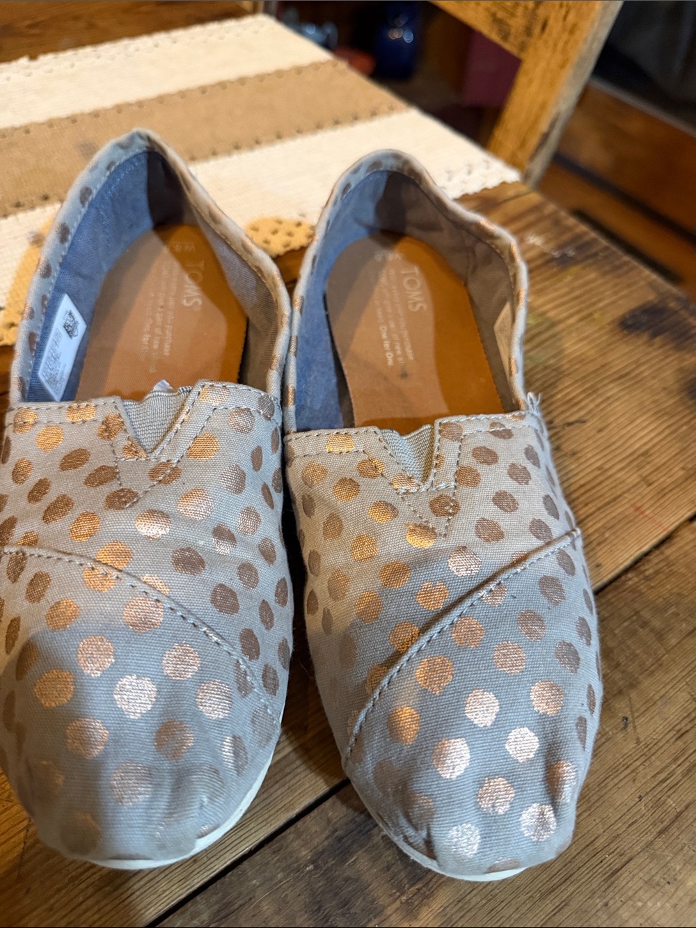 TOMS Slip-On in Light Gray with Rose Gold Polka Dots